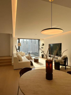 Sunny Abode COSCO Liangwan City Three-Bedroom Apartment